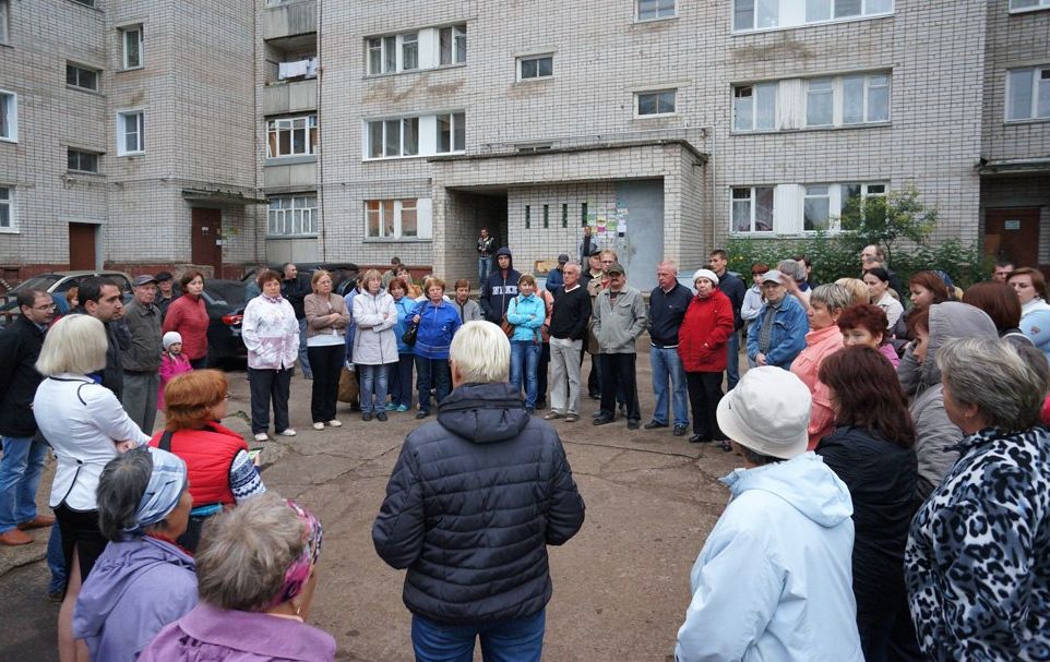 Прокуратура Дновского района принимает меры по защите прав собственников жилых помещений многоквартирных домов.