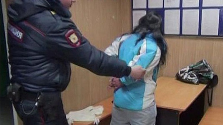 Прокурор Дновского района направил в суд уголовное дело в отношении жительницы Дновского района по факту причинения ее супругу тяжкого вреда здоровью. Прокурор Дновского района направил в суд уголовное дело в отношении жительницы Дновского района по факту причинения ее супругу тяжкого вреда здоровью.